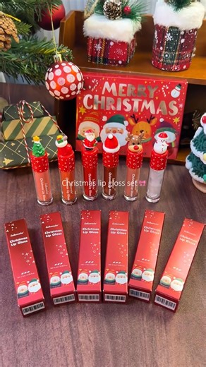 🎅 Festive lips. Holiday shine 🎄💋 The Christmas Lippie Set features 6 hydrating shades with a smooth, glossy finish — perfect for gifting or holiday looks. https://www.standardan.com/products/christmas-lip-gloss-set | Standardan