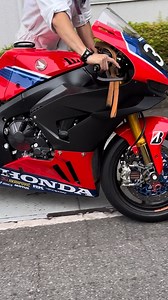 Loading CBR1000RR-R FIREBLADE SP for #Suzuka8Hours ! Destination 📍Suzuka Circuit, Japan #FIMEWC #EWC #CBR #CBR1000RRR #Honda #HRC #HondaMotorcycle #HondaRacing #Motorcycle #Racing #Motorsports | HRC - Honda Racing Corporation