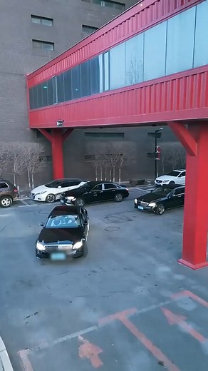 11K views · 156 reactions | https://short.inbeidou.ai/link/shortmax/serial/2Dls5ZAe/12 His daughter is a multi-millionaire female CEO, and he hides his identity and works as a community security guard. The death of his wife becomes a knot between him and his daughter... The daughter sets up a blind date for her father, but in the end, he meets a gold digger! | Alex Juarez | Facebook