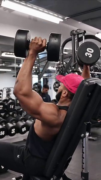 4 exercises to grow big shoulders!