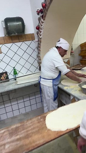 Mastering Homemade Pizza from Scratch