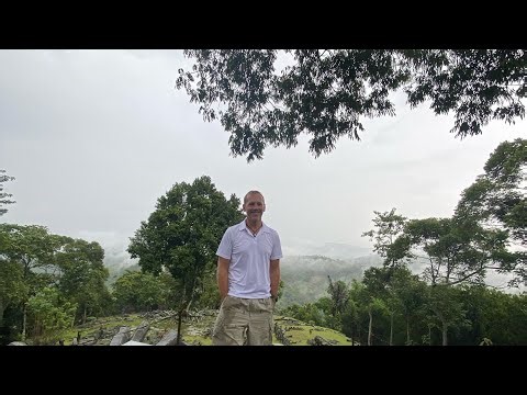 Gunung Padang with British Guy | Tour in the Rain