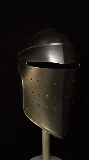 SER DUNCAN THE TALL HELMET!