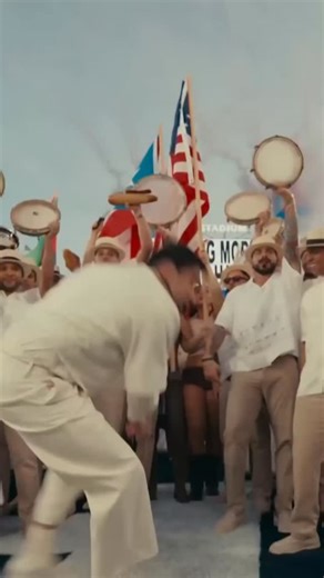 𝚆𝚘𝙼𝚘𝚖𝚜® on Instagram: "“Il mio nome è Benito Antonio Martínez Ocasio e se oggi sono qui alla 60esima edizione del Super Bowl è perché non ho mai smesso di credere in me. Anche tu dovresti credere in te stesso. Vali più di quanto pensi, credimi”. - #badbunny- Ospiti a sorpresa Lady Gaga e Ricky Martin. Cameo di Pedro Pascal, Jessica Alba, Cardi B e Karol G. Video by @nfl"