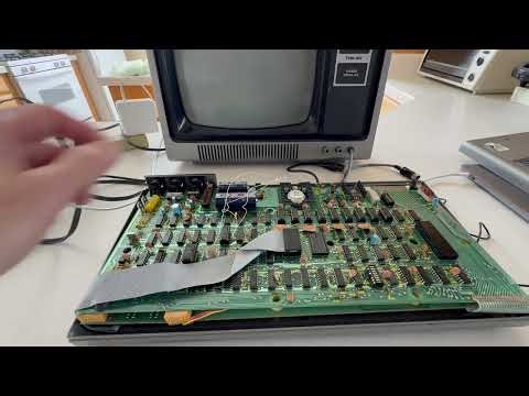 TRS-80 Model I vertical sync issue and simple fix! #trs80 #repair #retrocomputer