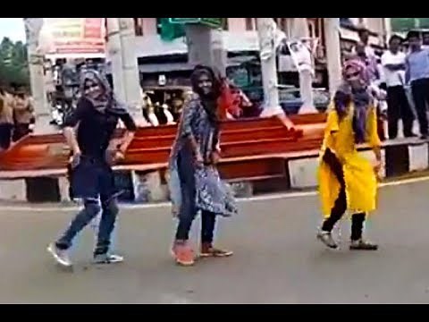 Muslim Girls dancing in a flash mob in kerala