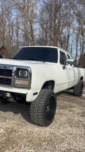 Exploring Street Tractors: 12 Valve Cummins and First Gen Dodge Trucks