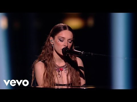 Holly Humberstone - London Is Lonely (Live From The BRIT Awards 2022)