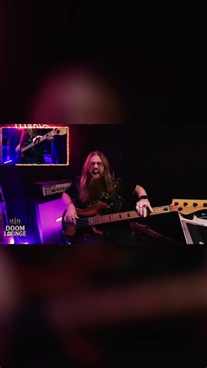 This song is a 5-minute 3-finger nightmare… 😳