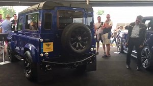 Rev Battle in Goodwood: Defender mit Corvette-Motor gegen Range Rover SVR! | AUTO BILD