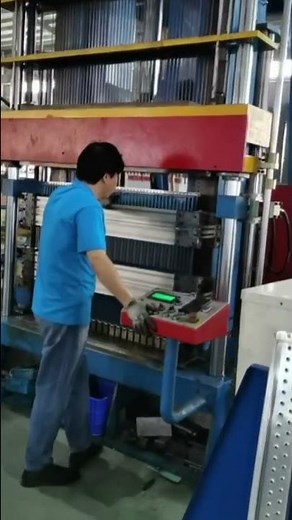 Vertical tube expander machine of heat exchanger and condenser | Expansor vertical de tuberías