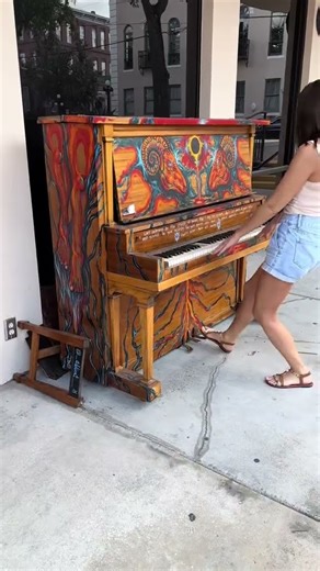 I love playing street pianos. There’s something mysterious about it✨
