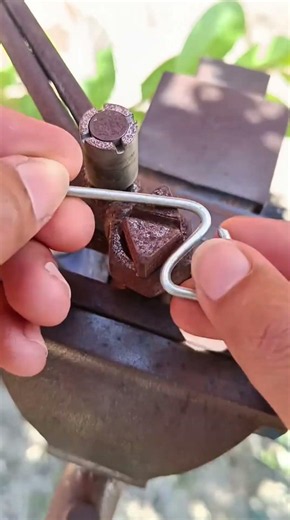 How To Make a Wire Chain at Home – Simple Tools Only #tools # blacksmith # iron