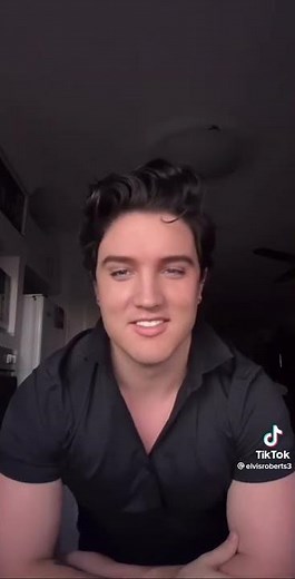 Do I look like #elvis? 🤔