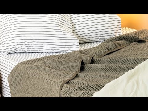 How to Fold a Blanket Quickly? 