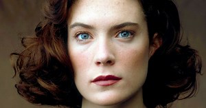 Plastic Surgery? Watch Lara Flynn Boyle's Transformation Right Before Your Eyes