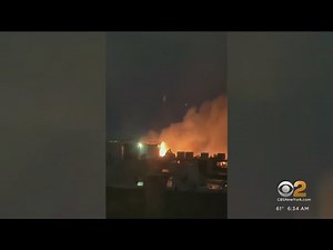 FDNY battling 4-alarm fire in Queens