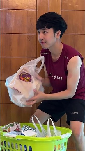 အကြီးဆုံးသားရဲ့ဘဝ :')