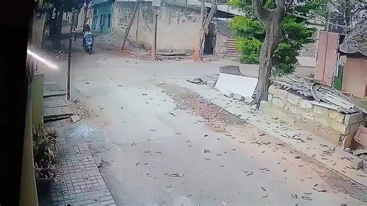 Mohammed yasar ullah shakeel on Instagram: "Men's Cloth wearing women theifs Arrested. Police in Bengaluru arrested two women, identified as Shalu and Neelu, for a series of house thefts in the city. The women reportedly disguised themselves as young boys to carry out the daylight robberies. Case Details Modus Operandi: Shalu and Neelu would scout empty homes using a scooter during the daytime. They disguised themselves as boys to avoid suspicion. Investigation: The case was solved after police