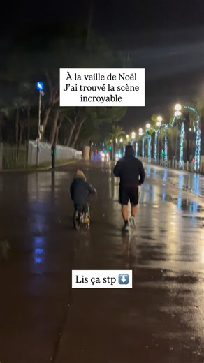 Valensi vincent | PAPA ALPHA | Coach N1 des Papas on Instagram: "21h. Footing sous la pluie, seul sur la prom (ça paraît logique 😂). Et là, je tombe sur eux. Un père et son fils, 6 ans à tout casser. Bien couverts, petites bottes en caoutchouc, petit vélo sans roulettes. La scène est magique. Mon imagination fait le reste. Papa a sûrement bossé toute la journée. Cette séance est importante pour lui. Et son fils veut passer du temps avec lui. Alors il se couvre, il enfourche son vélo, et il l’ac
