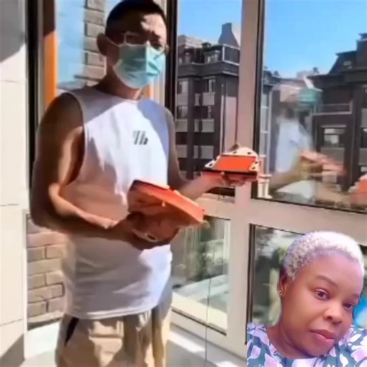 4.4K views · 16 reactions | You live on the 15th floor but your windows shine like new. Watch how this magic sponge makes it look too easy! | Ogo Best Tv | Facebook