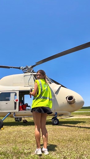 skye🪽 on Instagram: "Guess the helicopter?? 🚁🚁 #helicopter #heli #flying #fly #fbo #fuel #jet #jeta #planespotting #aircraft #qanda #planespotters #planeporn #planepics #line #lineman #truck #helicopterpilot #helicoptermechanic #helicopterexpress #womeninaviation #flight #sunny #goodvibes #grwm #cessna #piper #cirrus #cherokee #avgeek"