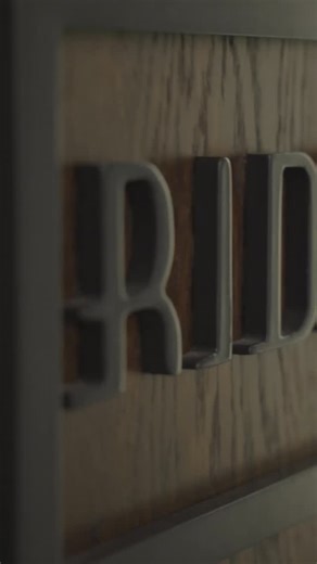 Gentlemen’s Night at Riddle Bar Last week, we celebrated International Men’s Day with an evening dedicated to style, taste and timeless elegance. Our guests enjoyed a refined pairing of cocktails and Joya de Nicaragua Gran Consul cigars, accompanied by a beautiful piano performance by Nemanja Nikolić in the sophisticated setting of Riddle Bar. Thank you to everyone who joined us and helped create an unforgettable night. Here’s to moments that inspire, connect, and elevate. #GentlemensNight #Ridd