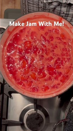 You can make jam any time of the year! #frozenfruit #fruitjamrecipe