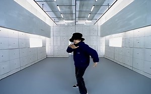 Virtual Insanity但是陷入了2分34秒的无尽循环