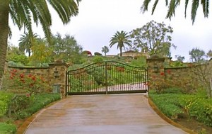 Heaven's Gate Suicide Cult | Hidden San Diego