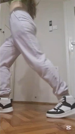 Back to high-impact shuffling 😆 #shuffling #cuttingshapes #shuffledance