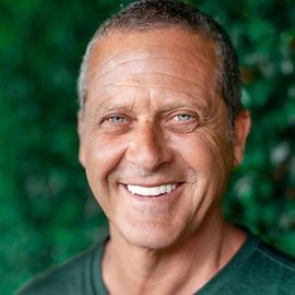 Alejandro Junger | Keynote Speaker | AAE Speakers Bureau