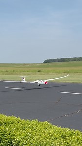 Len Buffinton 8m duo discus coming for a smooth landing during Eli tow 2025 | Stephane Ruelle