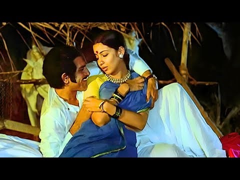 तेरा मेरा प्यार तो भगवान के सामने हुआ है | Amrish Puri - Bollywood Romantic Scene | Hum Paanch