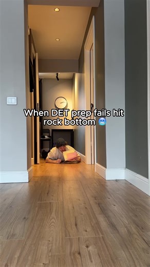 When your DET prep hits rock bottom 🥶 If it wasn’t the score you wanted, don’t panic. You don’t need luck. You need strategy. With Arno, you: ✔️ Practice real DET-style questions ✔️ Get structured feedback ✔️ Train with a clear improvement plan ✔️ Access an exclusive DET exam discount Don’t just retake it. Retake it prepared.