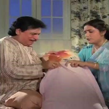 Kader Khan Ye Umar Main Pane Biwi Ko Baccha Paida Karne Ki Baat Kar Raha Hai