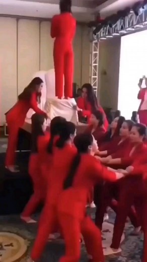 ▶️Weeememes◀️ | Follow for more weee😂👍 . . Credit📸: 1.-3. clip: @wee.zone Fourth clip: @nichole_allan DM✉ for Credit or Removal . .... | Instagram