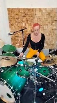 Groovering. Learnt this recently. (LR both)KKLRKKRLKKRL. Linear pattern. #drums #drumloops