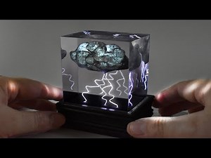 ACTIVE LIGHTNING inside Epoxy Resin! - DIY- Resin Art