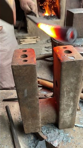 Folding Flat Steel into a Comfortable Grip Handle 🔥 #folding