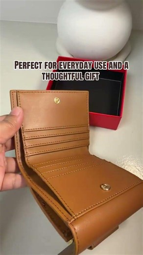 CLN BROWN WALLET FOR MANY CARDS