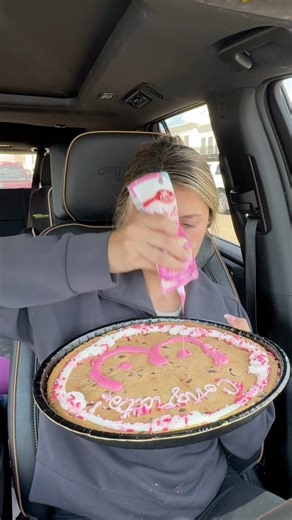 114K views · 4.6K reactions | Cake decorating in the car wasn’t in my original plans for today but here we are! 藍 #ditl #cakedecorating #dayinmylife #errands | Amelia LaPrairie Brooks | Facebook