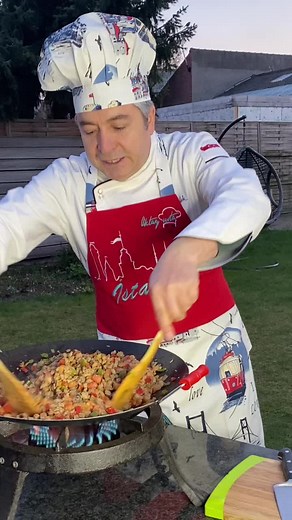 Outdoor Cooking: Mastering Wok Recipes with Fresh Ingredients