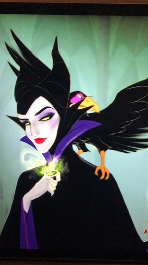 Disney Glow Up ~ Maleficent / Maléfique 💚 #art #drawing #drawinchallenge #myart #glowup #disney #maleficient #makeup #fy #fyp #foryou #foryourpage