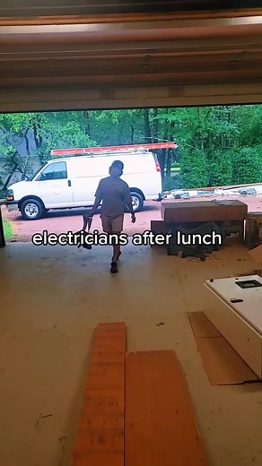 #construction #electrician #jobsitehumor #humor @matthewtheelectrician