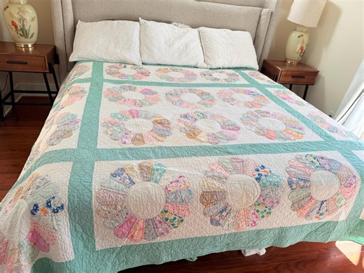 Gorgeous Large Handmade Dresden Plate Vintage Quilt From the 1940s With Feedsack Fabrics and Light Green, Mint Border and Framing - Etsy