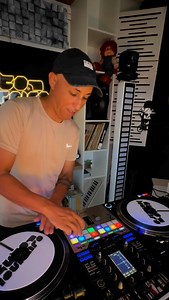 7.9K views · 1.6K reactions | Dia 08/02 estarei na @festa.via.expressa.connection em Rio Branco / AC !! #flashback #retromusic #80s #90s #2000s #djms11 # plxcrss12 #pioneerdj #djs1000 #djlife #retrodj #realdj #mix #transition #retro #gutoloureiro #djguto | Guto Loureiro | Facebook