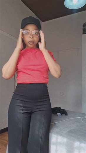 syafunda syasebenza a woman must multi task❤️ | Intellectual Lulu