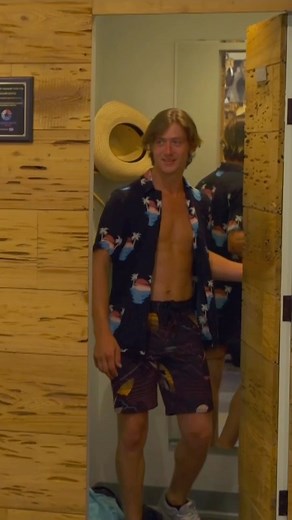 30K views · 535 reactions | The Amish clothes are coming off #ReturnToAmish | TLC | Facebook