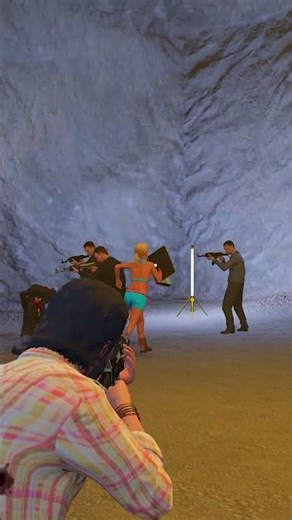 Michael Fights ALONE To Rescue Amanda Jimmy And Tracy #gta5 #shorts